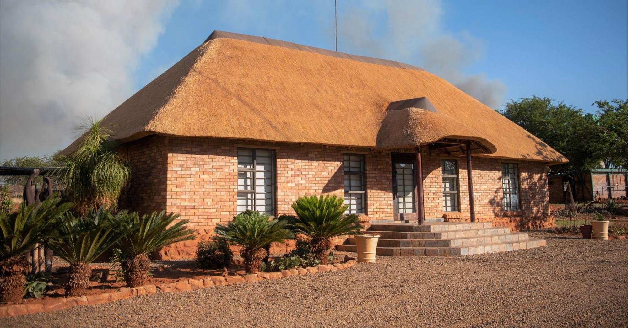 Morakane Safari Lodge Vryburg Phòng bức ảnh